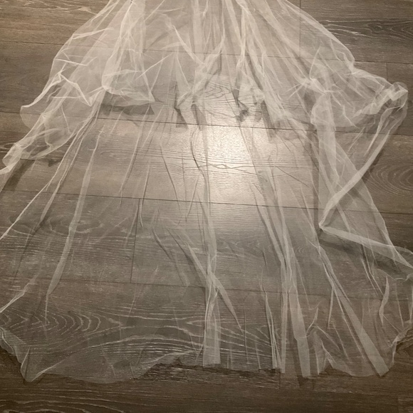 Twigs & Honey for J.Crew Single Layer Fingertip Veil in Ivory #C4061. - Picture 5 of 13